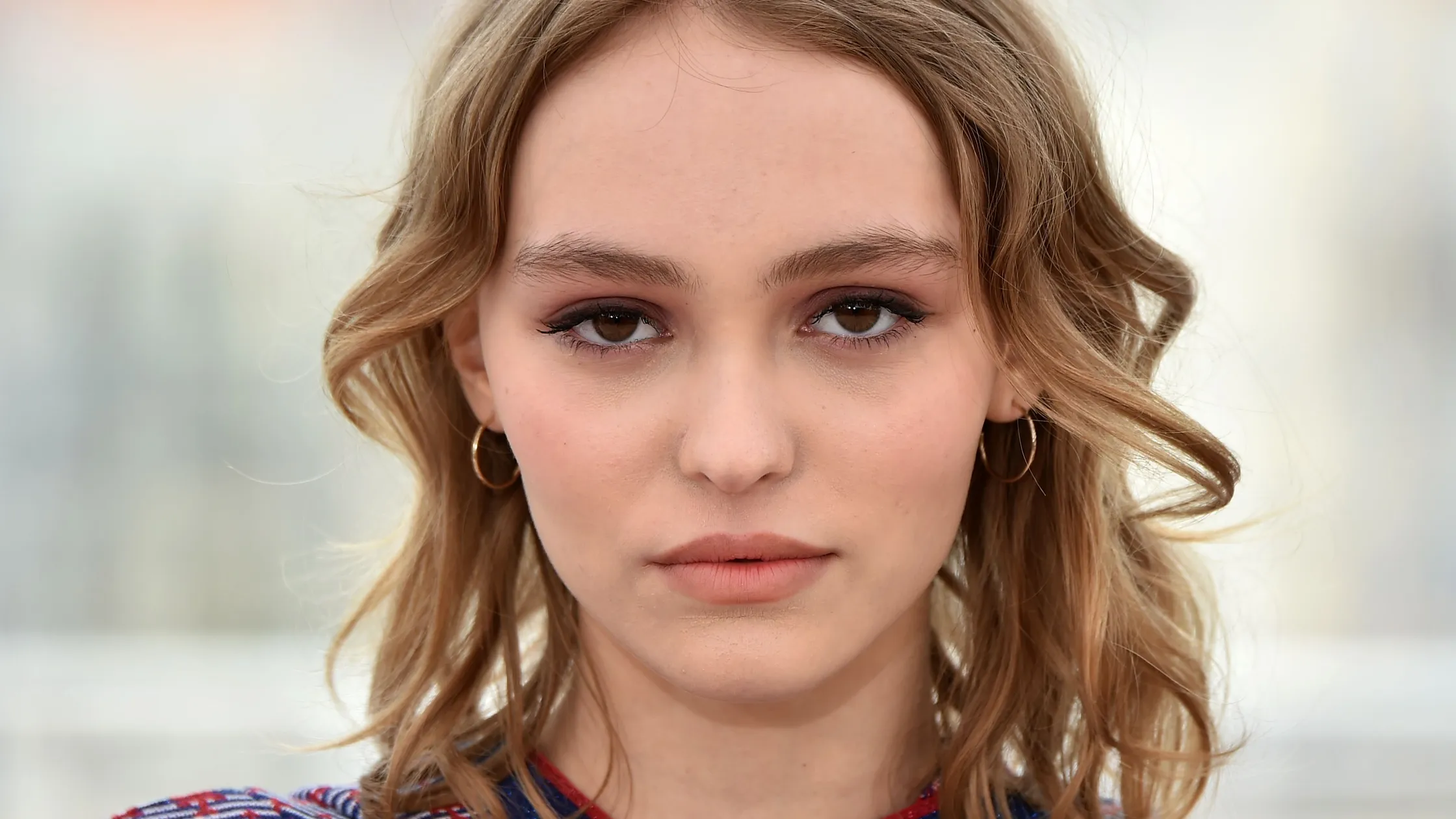 Lily - Velvety Actress